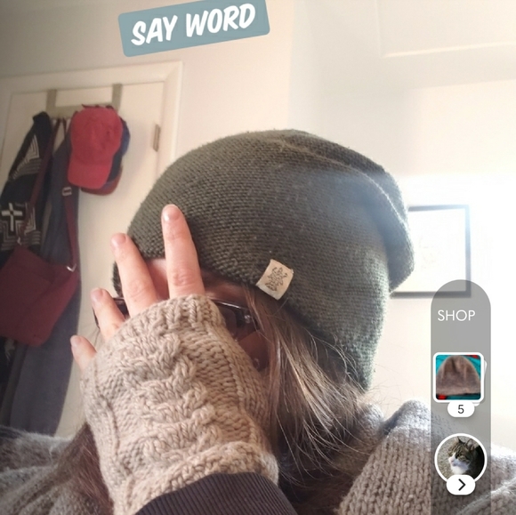 Nirvanna NWOT Merino Cable Knit Handwarmers in Oat - Picture 2 of 2